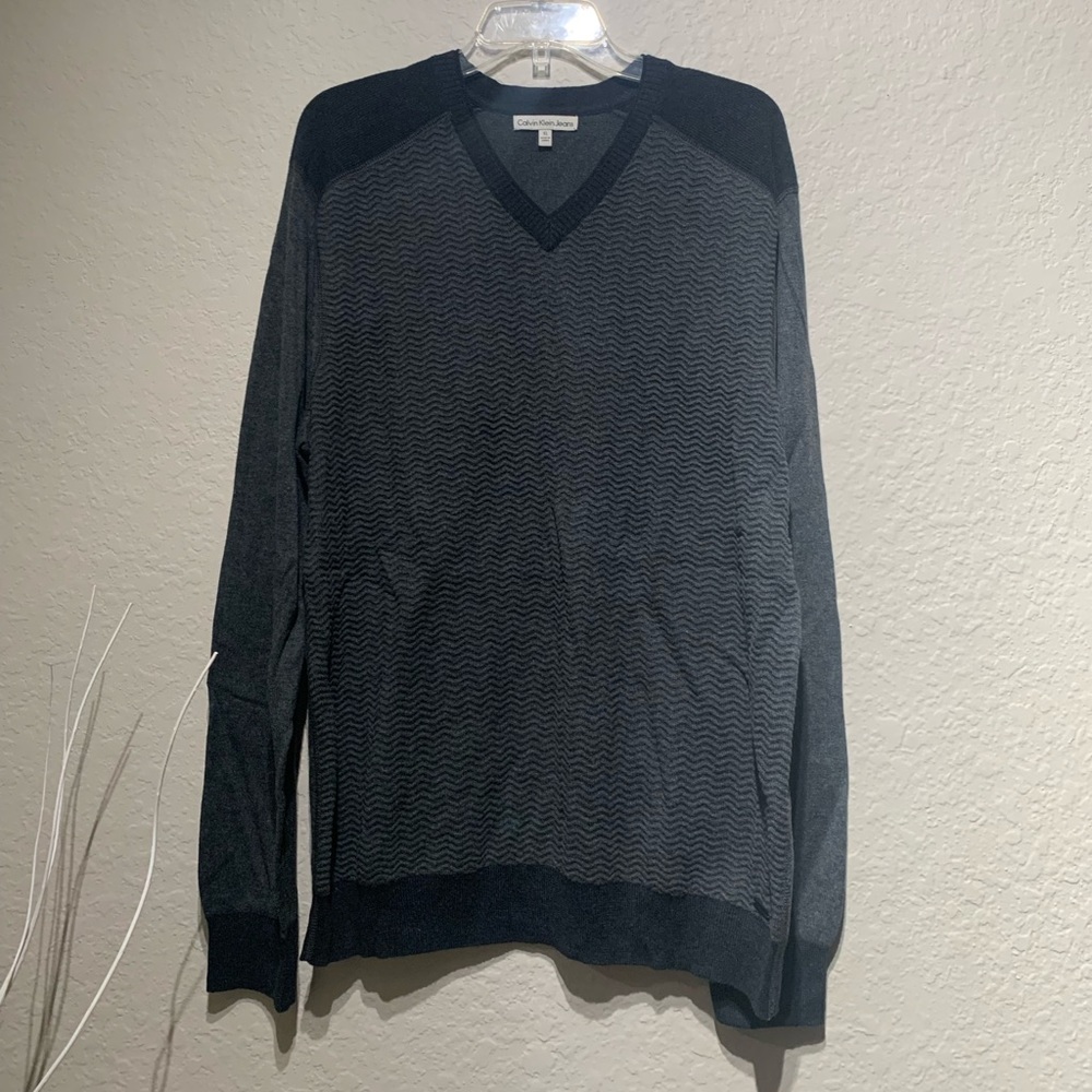 Calvin Klein / Grey Sweater / size XL